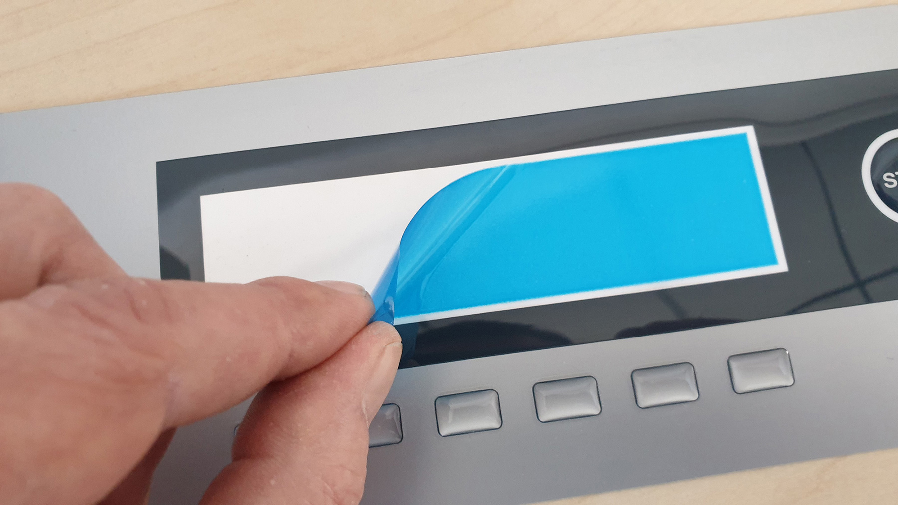 KIWO's new screen-printable protective films - an excellent choice for safeguarding sensitive surfaces on high-quality components!